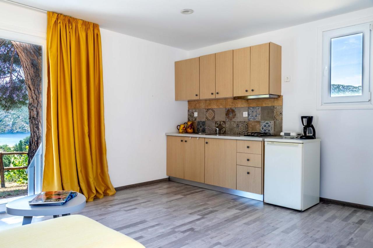 Porto Koufo Resort Bungalows エクステリア 写真